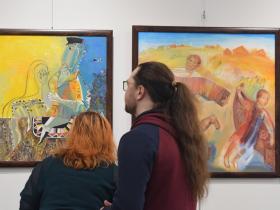 Посетители международного выставочного этно-арт-проекта "Колесо дружбы" Посетители международного выставочного этно-арт-проекта "Колесо дружбы"